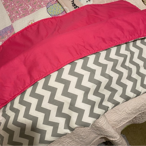 One Grey & Pink Dust Ruffle & Crib Bed Set Design is Chevron - Picture 3 of 6